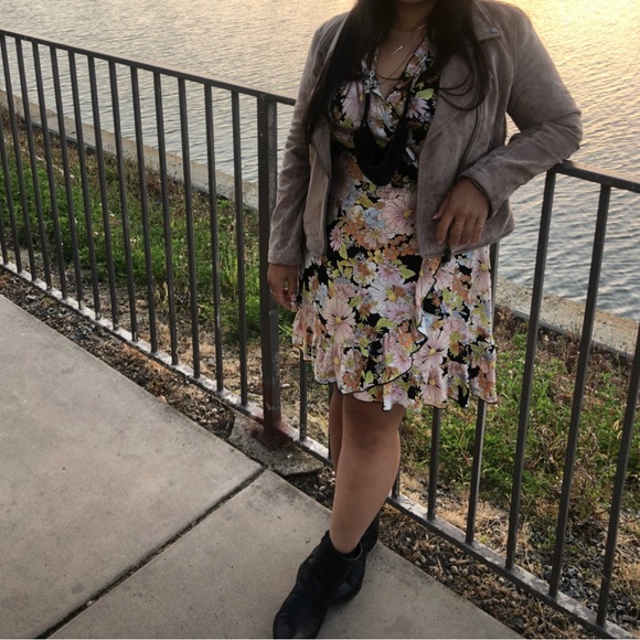 Topshop daisy print wrap midi dress in multi colors - Picture 2 of 4